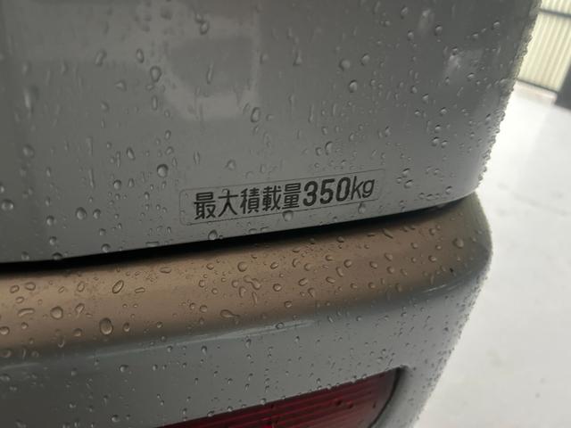 ハイゼットカーゴ デラックス５５ｔｈアニバーサリーゴールドエディション　禁煙車　切替４ＷＤ　オートマ　キーレス　ラジオ　ＥＴＣ　パワーウィンドウ　両側スライドドア　エアコン　運転席エアバッグ　助手席エアバッグ（38枚目）