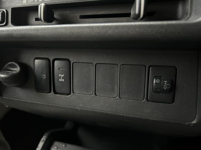 ハイゼットトラック ローダンプ　切替４ＷＤ　ローダンプ　５速マニュアル　パワーステアリング　エアコン　運転席エアバッグ　助手席エアバッグ（8枚目）