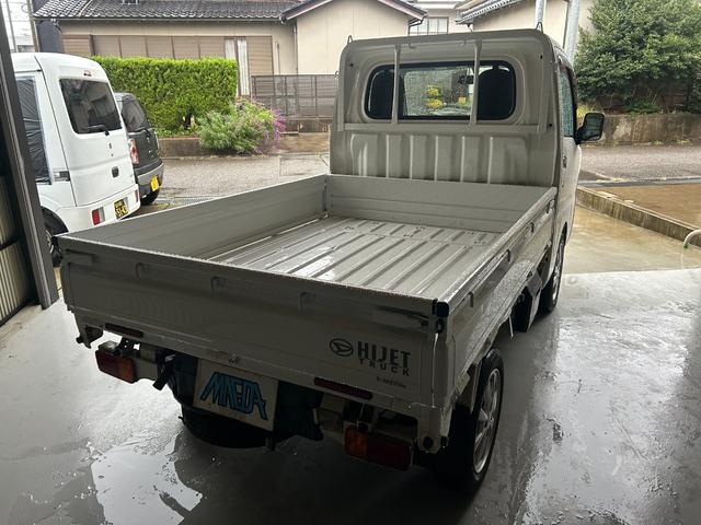 ハイゼットトラック ローダンプ　切替４ＷＤ　ローダンプ　５速マニュアル　パワーステアリング　エアコン　運転席エアバッグ　助手席エアバッグ（18枚目）