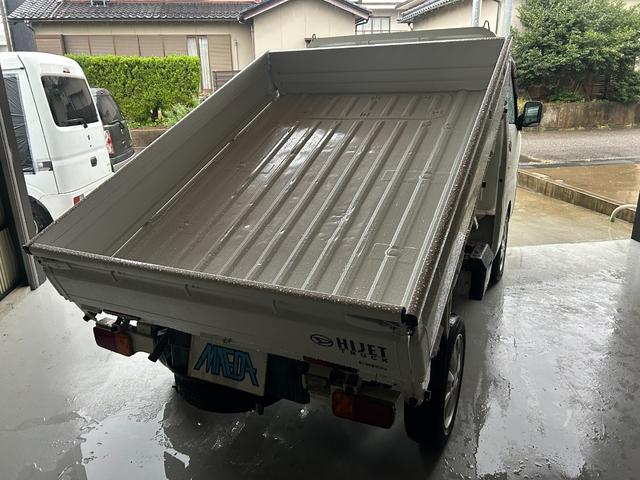 ハイゼットトラック ローダンプ　切替４ＷＤ　ローダンプ　５速マニュアル　パワーステアリング　エアコン　運転席エアバッグ　助手席エアバッグ（19枚目）