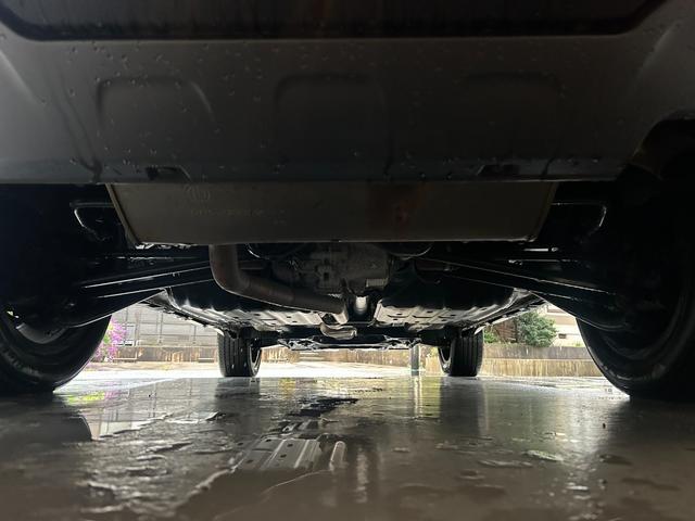 ジープ・レネゲード トレイルホーク　禁煙車　４ＷＤ　テレビ・ナビ・Ｂｌｕｅｔｏｏｔｈ　バックカメラ　クリアランスソナー　オートクルーズコントロール　レーンアシスト　オートライト　　スマートキー　ＥＴＣ　ルーフレール　ステアリングスイッチ（35枚目）