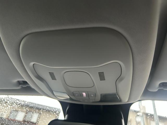 ジープ・レネゲード トレイルホーク　禁煙車　４ＷＤ　テレビ・ナビ・Ｂｌｕｅｔｏｏｔｈ　バックカメラ　クリアランスソナー　オートクルーズコントロール　レーンアシスト　オートライト　　スマートキー　ＥＴＣ　ルーフレール　ステアリングスイッチ（38枚目）