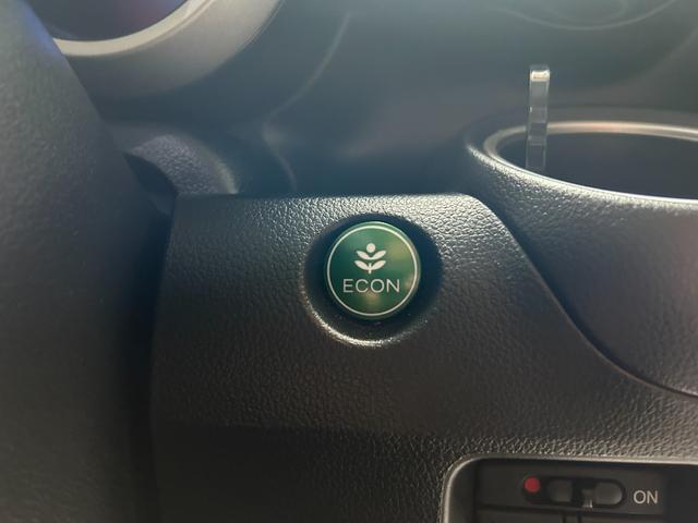 Ｎ－ＢＯＸカスタム Ｇ・Ｌパッケージ　４ＷＤ　両側スライド・片側電動　オートライト　ＨＩＤ　ＥＴＣ　スマートキー　ステアリングスイッチ　オートライト　シートヒーター　オートエアコン　ベンチシート　盗難防止システム　ＡＢＳ　ＥＳＣ（13枚目）