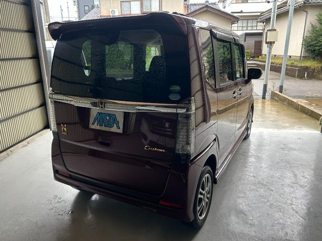 Ｎ－ＢＯＸカスタム Ｇ・Ｌパッケージ　４ＷＤ　両側スライド・片側電動　オートライト　ＨＩＤ　ＥＴＣ　スマートキー　ステアリングスイッチ　オートライト　シートヒーター　オートエアコン　ベンチシート　盗難防止システム　ＡＢＳ　ＥＳＣ（17枚目）
