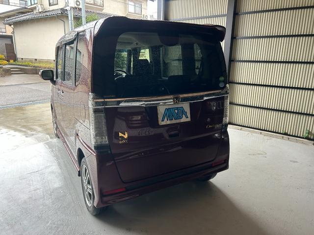 Ｎ－ＢＯＸカスタム Ｇ・Ｌパッケージ　４ＷＤ　両側スライド・片側電動　オートライト　ＨＩＤ　ＥＴＣ　スマートキー　ステアリングスイッチ　オートライト　シートヒーター　オートエアコン　ベンチシート　盗難防止システム　ＡＢＳ　ＥＳＣ（19枚目）