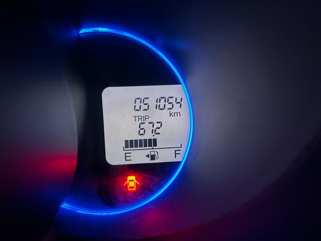 Ｎ－ＢＯＸカスタム Ｇ・Ｌパッケージ　４ＷＤ　両側スライド・片側電動　オートライト　ＨＩＤ　ＥＴＣ　スマートキー　ステアリングスイッチ　オートライト　シートヒーター　オートエアコン　ベンチシート　盗難防止システム　ＡＢＳ　ＥＳＣ（33枚目）