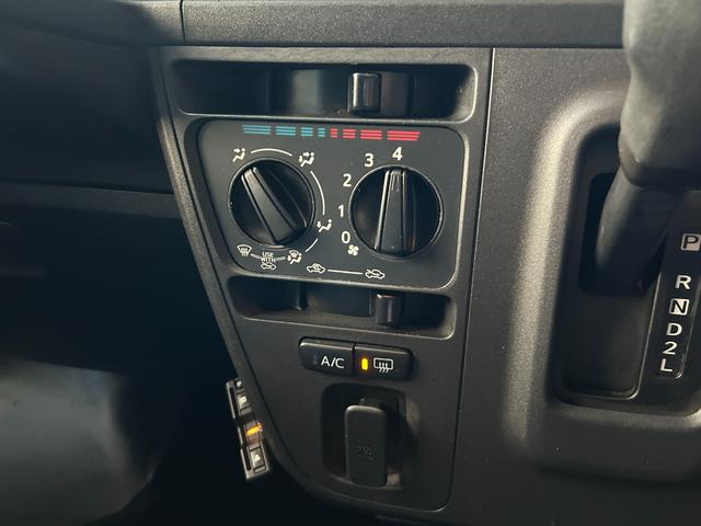 ハイゼットカーゴ DX 禁煙車 切替4WD キーレス オートマ パワーウィンドウ ルーフキャリア ETC 両側スライドドア アイドリングストップ エアコン 運転席エアバッグ 助手席エアバッグ(24枚目)