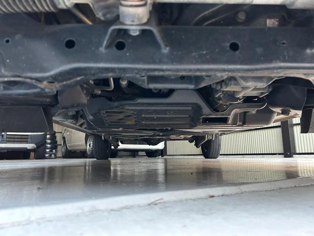 ハイゼットカーゴ DX 禁煙車 切替4WD キーレス オートマ パワーウィンドウ ルーフキャリア ETC 両側スライドドア アイドリングストップ エアコン 運転席エアバッグ 助手席エアバッグ(32枚目)