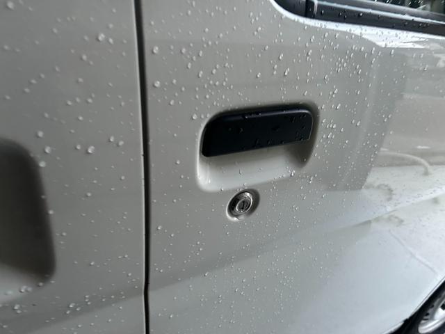 ピクシスバン スペシャル SAIII 切替4WD スマートアシストIII オートマ 衝突被害軽減システム クリアランスソナー ドライブレコーダー前のみ 両側スライドドア アイドリングストップ オートマチックハイビーム 運転席エアバッグ(29枚目)