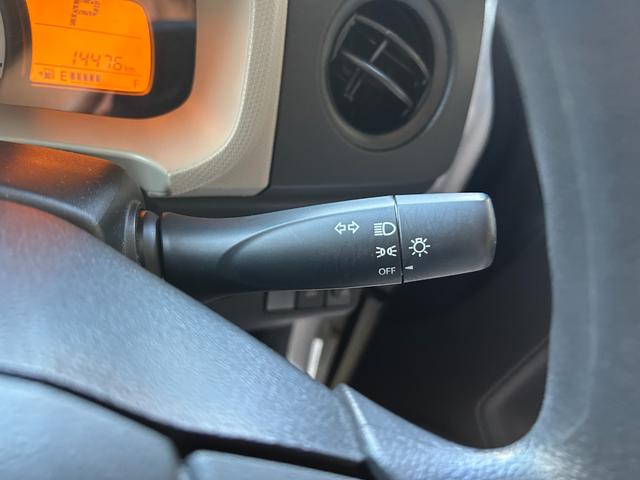 アルト F 禁煙車 4WD クリアランスソナー キーレスエントリー アイドリングストップ シートヒーター オートマ 盗難防止システム ABS ESC CD ミュージックプレイヤー接続可 衝突安全ボディ エアコン(9枚目)