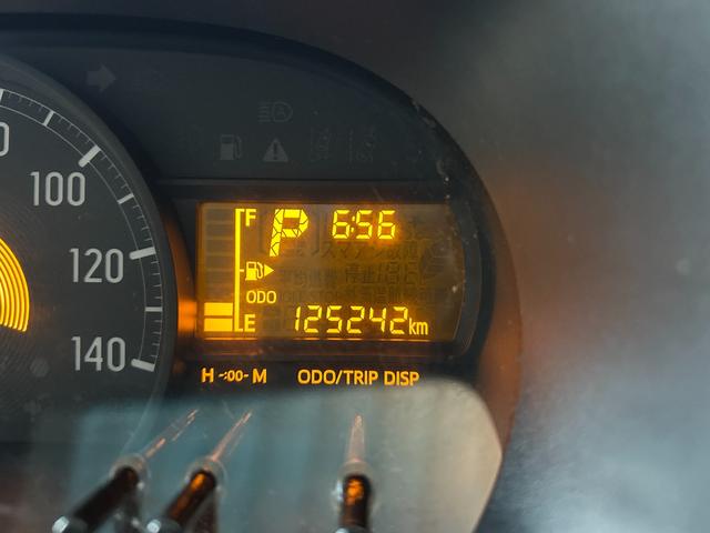 ハイゼットカーゴ スペシャルＳＡＩＩＩ　禁煙車　切替４ＷＤ　４速オートマ　スマートアシストＩＩＩ　クリアランスソナー　両側スライドドア　アイドリングストップ　オートマチックハイビーム　純正ラジオ　エアコン　運転席エアバッグ　助手席エアバッグ（23枚目）