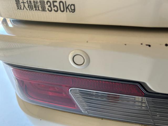 ハイゼットカーゴ スペシャルＳＡＩＩＩ　禁煙車　切替４ＷＤ　４速オートマ　スマートアシストＩＩＩ　クリアランスソナー　両側スライドドア　アイドリングストップ　オートマチックハイビーム　純正ラジオ　エアコン　運転席エアバッグ　助手席エアバッグ（25枚目）