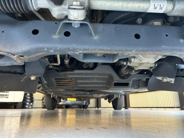 ハイゼットカーゴ スペシャルＳＡＩＩＩ　禁煙車　切替４ＷＤ　４速オートマ　スマートアシストＩＩＩ　クリアランスソナー　両側スライドドア　アイドリングストップ　オートマチックハイビーム　純正ラジオ　エアコン　運転席エアバッグ　助手席エアバッグ（36枚目）