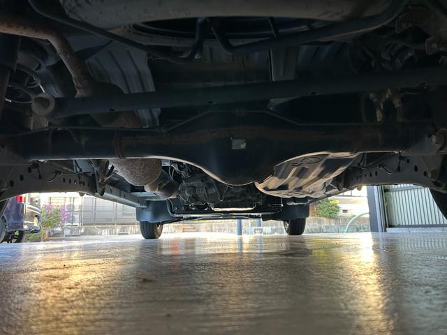 ハイゼットカーゴ スペシャルＳＡＩＩＩ　禁煙車　切替４ＷＤ　４速オートマ　スマートアシストＩＩＩ　クリアランスソナー　両側スライドドア　アイドリングストップ　オートマチックハイビーム　純正ラジオ　エアコン　運転席エアバッグ　助手席エアバッグ（37枚目）