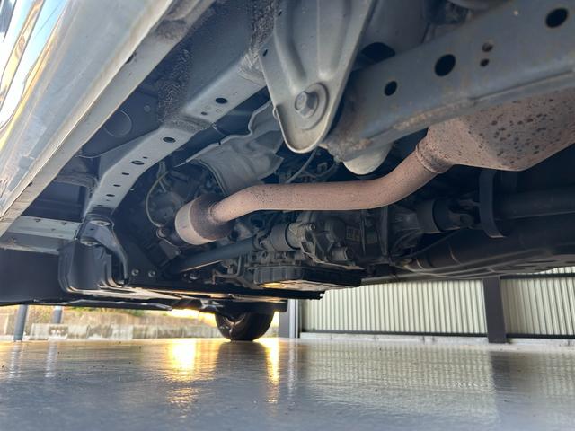 ハイゼットカーゴ スペシャルＳＡＩＩＩ　禁煙車　切替４ＷＤ　４速オートマ　スマートアシストＩＩＩ　クリアランスソナー　両側スライドドア　アイドリングストップ　オートマチックハイビーム　純正ラジオ　エアコン　運転席エアバッグ　助手席エアバッグ（38枚目）