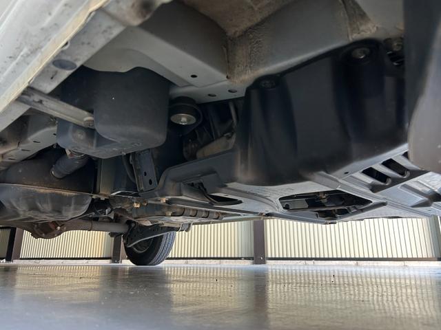 ハイゼットカーゴ スペシャルＳＡＩＩＩ　禁煙車　切替４ＷＤ　４速オートマ　スマートアシストＩＩＩ　クリアランスソナー　両側スライドドア　アイドリングストップ　オートマチックハイビーム　純正ラジオ　エアコン　運転席エアバッグ　助手席エアバッグ（39枚目）