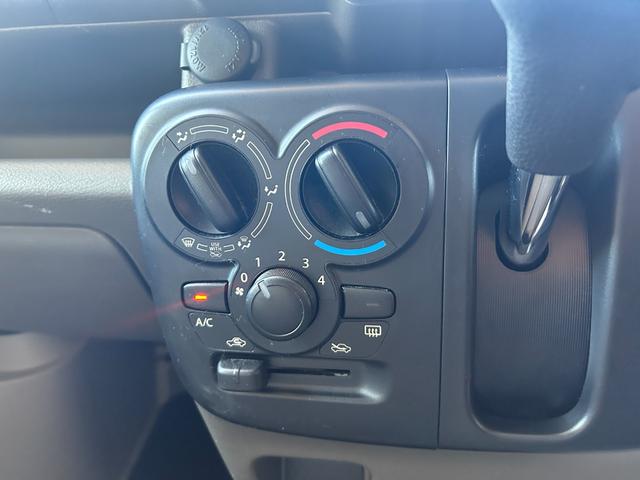 気温に合わせて直感的に操作することで、車内をいつでも快適に保てます。