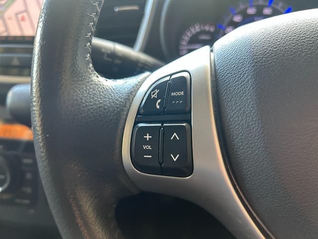 ワゴンＲスティングレー Ｘ　禁煙車　４ＷＤ　ナビ　ＴＶ　衝突被害軽減システム　オートライト　ＨＩＤ　スマートキー　アイドリングストップ　電動格納ミラー　シートヒーター　ベンチシート　ＣＶＴ　盗難防止システム　ＡＢＳ　ＣＤ　ＵＳＢ（3枚目）