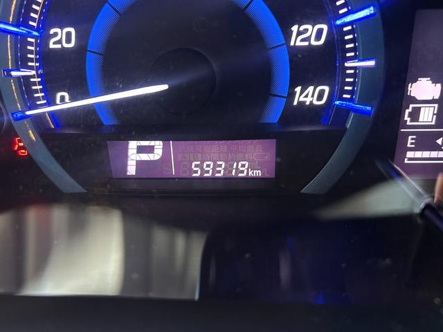 ワゴンＲスティングレー Ｘ　禁煙車　４ＷＤ　ナビ　ＴＶ　衝突被害軽減システム　オートライト　ＨＩＤ　スマートキー　アイドリングストップ　電動格納ミラー　シートヒーター　ベンチシート　ＣＶＴ　盗難防止システム　ＡＢＳ　ＣＤ　ＵＳＢ（5枚目）