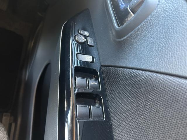 ワゴンＲスティングレー Ｘ　禁煙車　４ＷＤ　ナビ　ＴＶ　衝突被害軽減システム　オートライト　ＨＩＤ　スマートキー　アイドリングストップ　電動格納ミラー　シートヒーター　ベンチシート　ＣＶＴ　盗難防止システム　ＡＢＳ　ＣＤ　ＵＳＢ（13枚目）