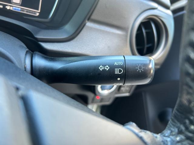 カローラフィールダー ハイブリッドＧ　禁煙車　ナビ・フルセグテレビ・ＣＤ・ＤＶＤ・Ｂｌｕｅｔｏｏｔｈ付　バックカメラ　前後ドラレコ　スマートキー　オートライト　オートエアコン　ステアリングスイッチ　ＥＴＣ　トヨタ純正アルミホイール　ＡＢＳ（33枚目）