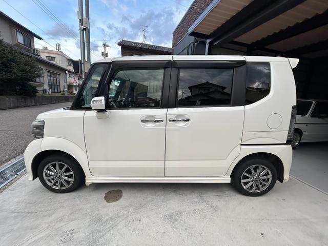 N-BOXカスタム G・Lパッケージ 4WD 両側電動スライドドア ナビ TV オートライト HID スマートキー アイドリングストップ 電動格納ミラー ベンチシート CVT 盗難防止システム ABS ESC CD USB アルミホイール(21枚目)