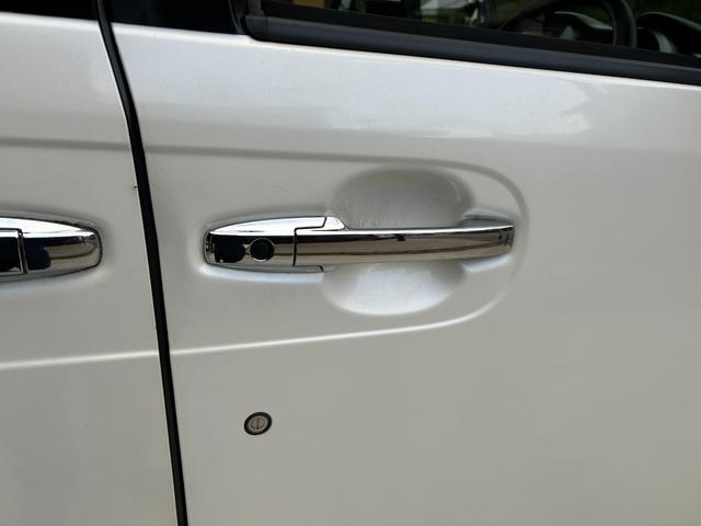 N-BOXカスタム G・Lパッケージ 4WD 両側電動スライドドア ナビ TV オートライト HID スマートキー アイドリングストップ 電動格納ミラー ベンチシート CVT 盗難防止システム ABS ESC CD USB アルミホイール(31枚目)