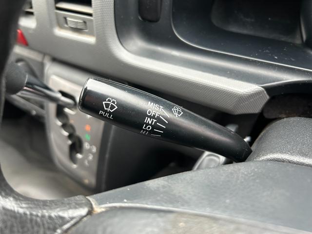 ハイエースバン 　４ＷＤ　１型ＤＰＦ無　２５００ｃｃ　ＥＴＣ　スライドドア　オートマ　エアコン　パワーウィンドウ　パワーステアリング（10枚目）