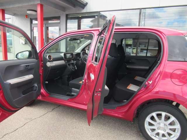 パッソ モーダ　ＬＥＤヘッドライト　メモリーナビ　フルセグＴＶ　バックモニター　ＥＴＣ　衝突被害軽減システム　オートエアコン　電動格納ミラー　ベンチシート（12枚目）