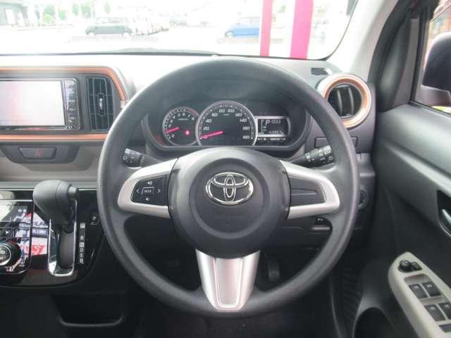 パッソ モーダ　ＬＥＤヘッドライト　メモリーナビ　フルセグＴＶ　バックモニター　ＥＴＣ　衝突被害軽減システム　オートエアコン　電動格納ミラー　ベンチシート（15枚目）