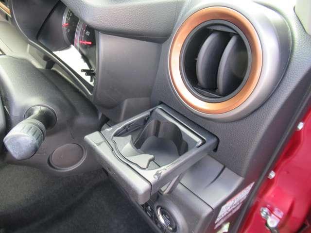 パッソ モーダ　ＬＥＤヘッドライト　メモリーナビ　フルセグＴＶ　バックモニター　ＥＴＣ　衝突被害軽減システム　オートエアコン　電動格納ミラー　ベンチシート（22枚目）