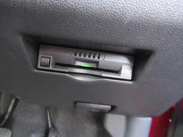 パッソ モーダ　ＬＥＤヘッドライト　メモリーナビ　フルセグＴＶ　バックモニター　ＥＴＣ　衝突被害軽減システム　オートエアコン　電動格納ミラー　ベンチシート（23枚目）