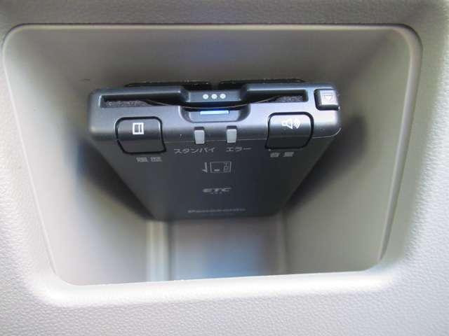タント Ｘ　ＳＡＩＩＩ　衝突被害軽減システム　左側パワースライドドア　メモリーナビ＆フルセグテレビ＆バックカメラ　ＤＶＤ再生　Ｂｌｕｅｔｏｏｔｈ　ＥＴＣ　シートヒーター（16枚目）