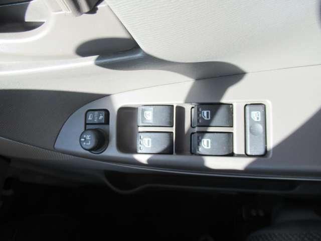 タント Ｘ　ＳＡＩＩＩ　衝突被害軽減システム　左側パワースライドドア　メモリーナビ＆フルセグテレビ＆バックカメラ　ＤＶＤ再生　Ｂｌｕｅｔｏｏｔｈ　ＥＴＣ　シートヒーター（20枚目）