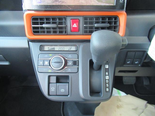 タント ファンクロス　レーンアシスト　アイドリングストップ　フルセグＴＶ　オートマチックハイビーム　両側パワースライドドア　盗難防止システム　衝突被害軽減システム　スマートキー　ベンチシート　シートヒーター（8枚目）