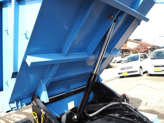 サンバートラック 　官公庁使用ゴミ収集車のダンプでスバル桐生工業製の軽ダンプ、エアコン、パワステ、ＡＡ評価３．５点、（56枚目）