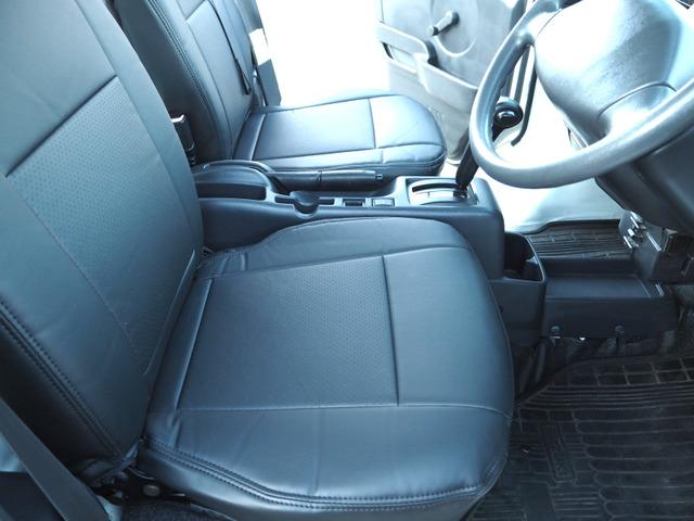 キャリイトラック ＫＣエアコン・パワステ　４ＷＤ、オートマ、エアコン、パワステ、ＤＯＨＣエンジン、Ｋ６Ａ、タイミングチェーン式、パートタイム４ＷＤ・４ＷＤ切替はボタンを押すだけの簡単切り替え式・通常は２ＷＤ走行で後輪駆動（20枚目）