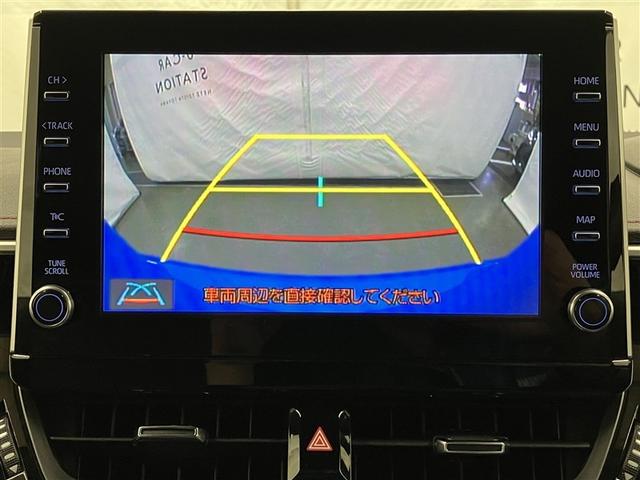 バックモニターで、後方を確認しながら安心して駐車することができます。運転初心者も熟練者も必須の機能ですよ！