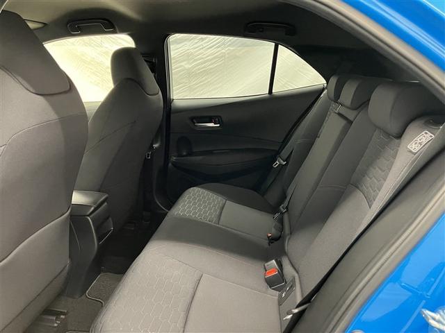 ゆとりある広々とした車内空間は、ドライブを始め買い物やレジャーなど、幅広く活躍します。一人でもみんなとでもお出かけを楽しみましょう！