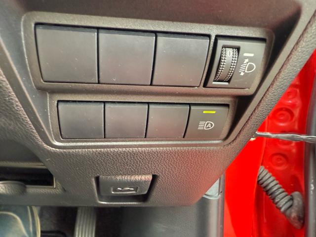 ヤリス Ｇ　ワンオーナー　純正ナビ　フルセグＴＶ　バックカメラ　衝突軽減ブレーキ　スマートキー　車検整備付き（7枚目）