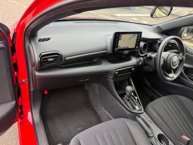 ヤリス Ｇ　ワンオーナー　純正ナビ　フルセグＴＶ　バックカメラ　衝突軽減ブレーキ　スマートキー　車検整備付き（36枚目）