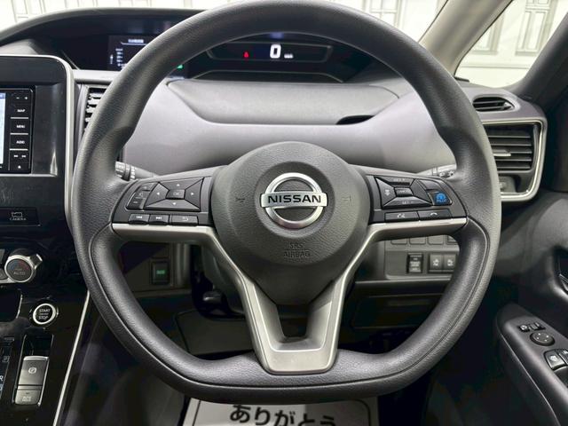 セレナ ＸＶ　エアロ　ドライブレコーダー　全周囲カメラ　ナビ　ＴＶ　クリアランスソナー　オートクルーズコントロール　衝突被害軽減システム　両側電動スライドドア　オートライト　スマートキー　アイドリングストップ（3枚目）