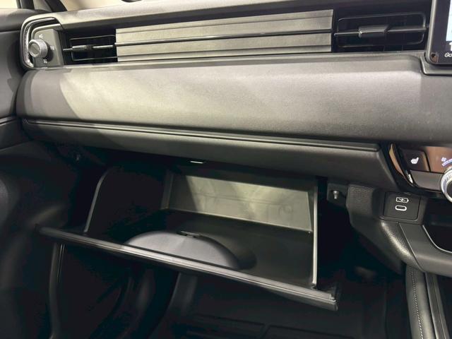ヴェゼル Ｇ　４ＷＤ　全周囲カメラ　クリアランスソナー　オートクルーズコントロール　レーンアシスト　衝突被害軽減システム　ナビ　ＴＶ　オートライト　ＬＥＤヘッドランプ　アルミホイール　スマートキー　電動格納ミラー（44枚目）