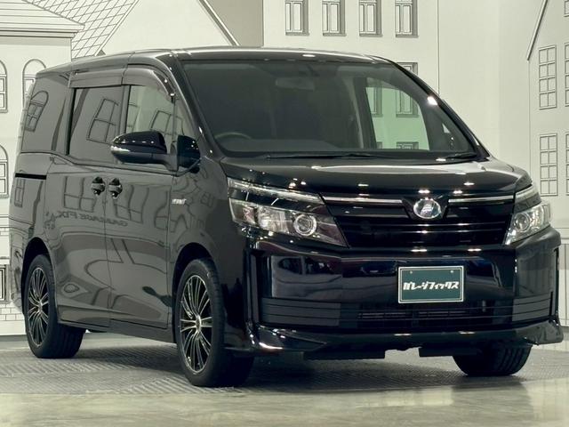 ヴォクシー ハイブリッドＸ　ＥＴＣ　バックカメラ　ナビ　ＴＶ　両側スライド・片側電動　オートライト　ＬＥＤヘッドランプ　スマートキー　電動格納ミラー　３列シート　ＣＶＴ　アルミホイール　ＣＤ　ＵＳＢ　ミュージックプレイヤー接続可（13枚目）