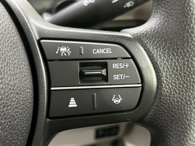 Ｎ－ＢＯＸ ベースグレード　両側スライド・片側電動　クリアランスソナー　オートクルーズコントロール　オートライト　ＬＥＤヘッドランプ　スマートキー　アイドリングストップ　電動格納ミラー　シートヒーター　ベンチシート　ＣＶＴ（6枚目）