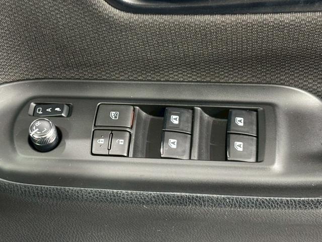 ノア X 4WD ドライブレコーダー ETC バックカメラ TV オートクルーズコントロール レーンアシスト 衝突被害軽減システム 両側スライド・片側電動 オートマチックハイビーム オートライト(11枚目)