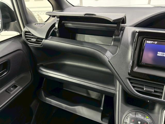 ノア X 4WD ドライブレコーダー ETC バックカメラ TV オートクルーズコントロール レーンアシスト 衝突被害軽減システム 両側スライド・片側電動 オートマチックハイビーム オートライト(26枚目)