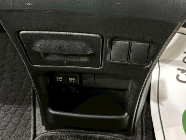 ノア X 4WD ドライブレコーダー ETC バックカメラ TV オートクルーズコントロール レーンアシスト 衝突被害軽減システム 両側スライド・片側電動 オートマチックハイビーム オートライト(35枚目)