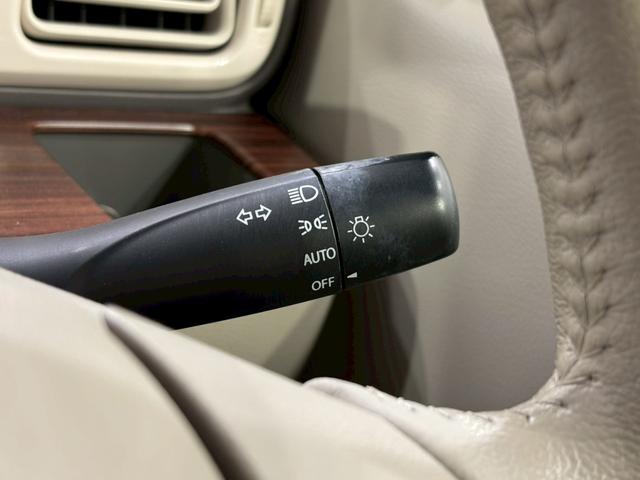 アルトラパン Ｓセレクション　ＥＴＣ　衝突被害軽減システム　オートライト　ＨＩＤ　スマートキー　アイドリングストップ　電動格納ミラー　シートヒーター　ベンチシート　ＣＶＴ　盗難防止システム　ＡＢＳ　ＥＳＣ　ＣＤ　衝突安全ボディ（9枚目）