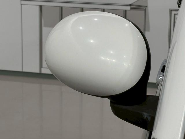 アルトラパン Ｓセレクション　ＥＴＣ　衝突被害軽減システム　オートライト　ＨＩＤ　スマートキー　アイドリングストップ　電動格納ミラー　シートヒーター　ベンチシート　ＣＶＴ　盗難防止システム　ＡＢＳ　ＥＳＣ　ＣＤ　衝突安全ボディ（22枚目）